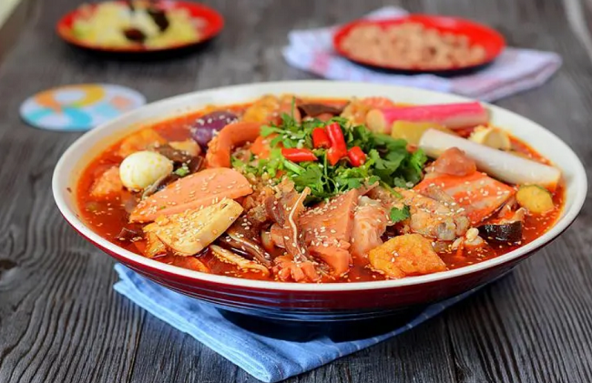 開(kāi)一個(gè)冒菜加盟店多少錢合適，帽牌貨告訴你