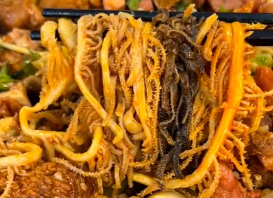 麻辣燙和冒菜有什么不同？快來看看這兩個的區(qū)別
